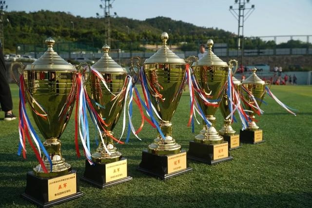 俱乐部杯-米奇26+17青岛胜同曦 林崴19分