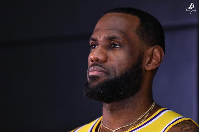 吴前18分浙江6人上双击败上海 王哲林13+13