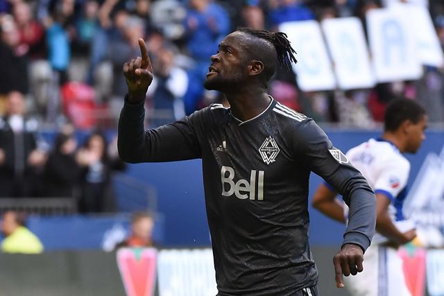 快船与凯琼斯签下双向合同 季前赛场均8+5+2帽