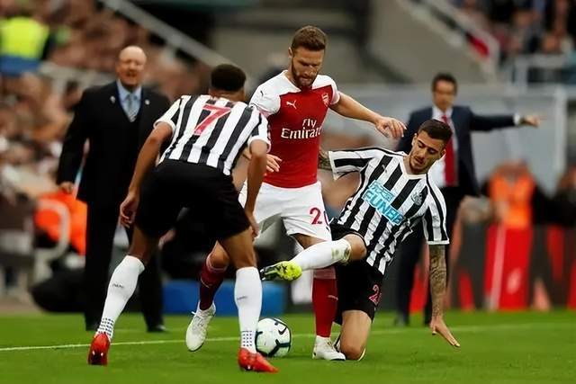 詹姆斯29分浓眉仅8分 热火大胜湖人41分创纪录